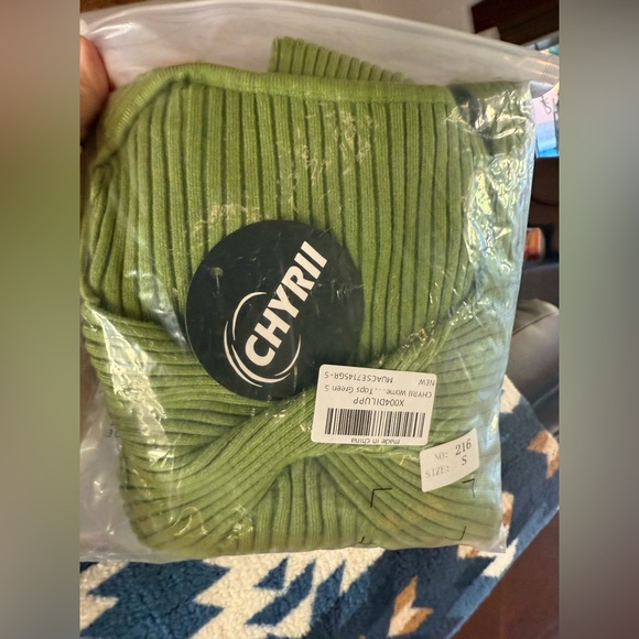 NWT GREEN SWEATER TOP-S - Picture 12 of 12